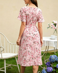 👗🌸 V-neck floral maxi dress with ruffle sleeves and belt